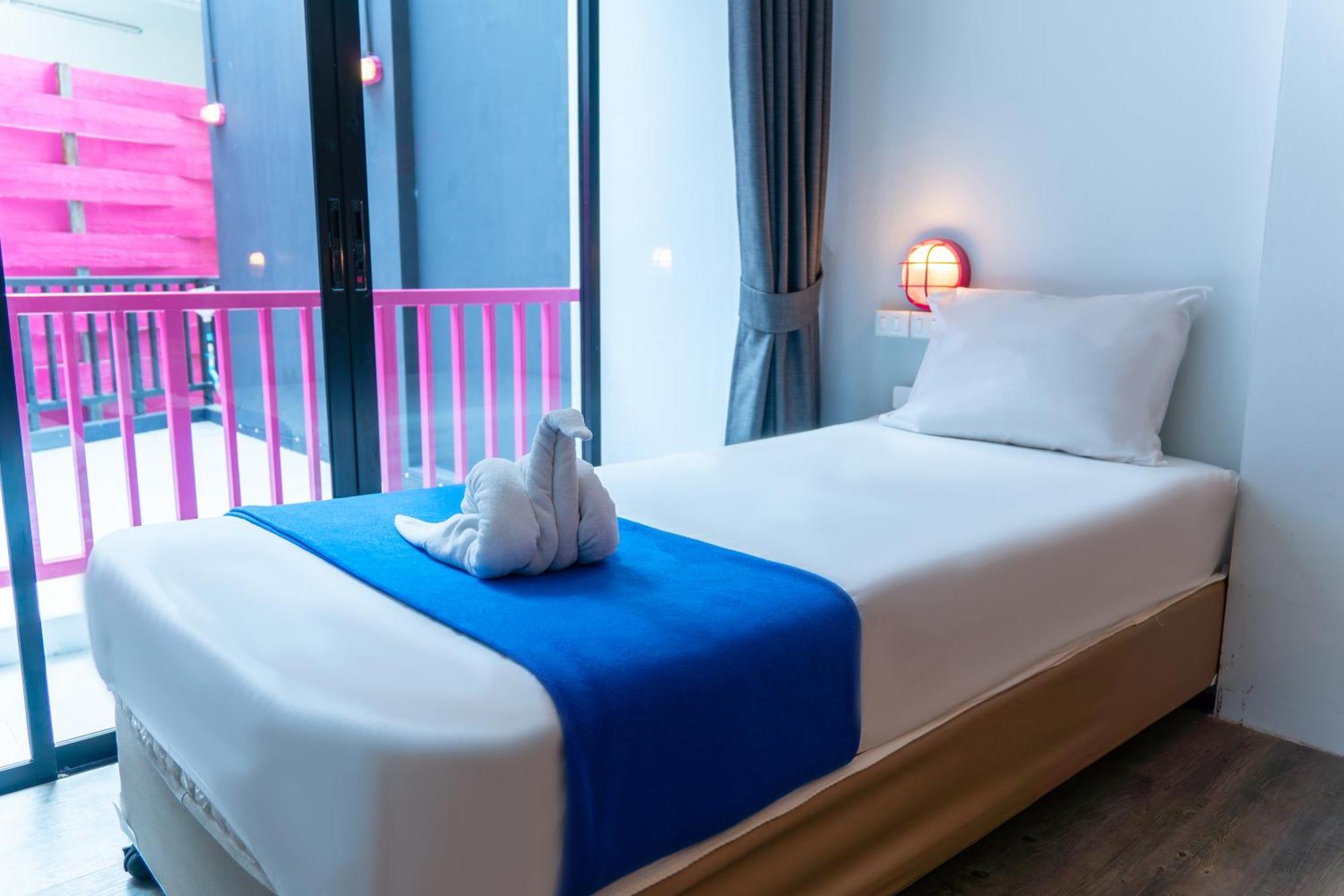Slumber Surf Phuket Kata 호스텔 외부 사진